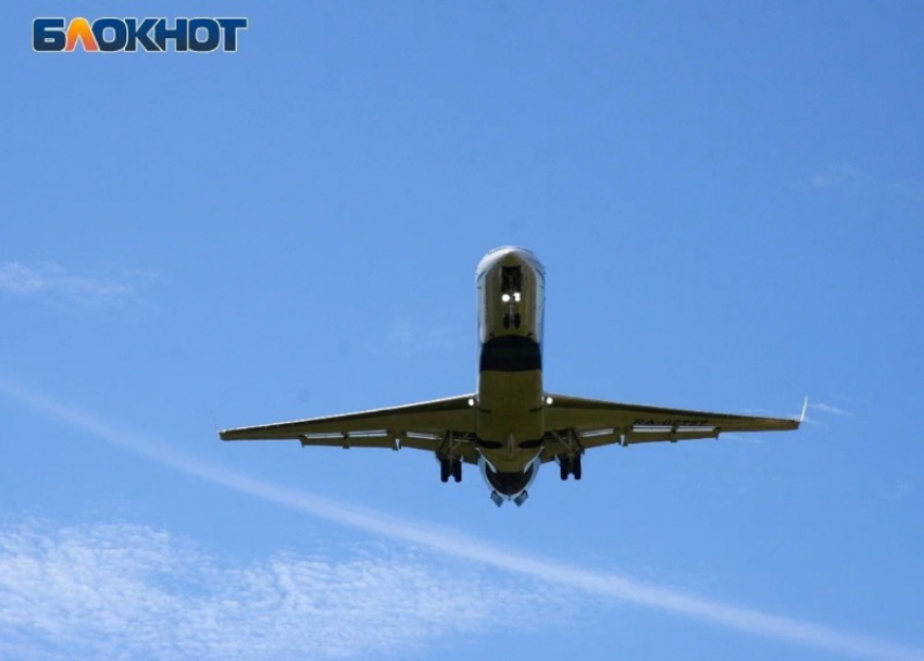 Туристку оштрафовали за курение в самолете, летевшем в Сочи