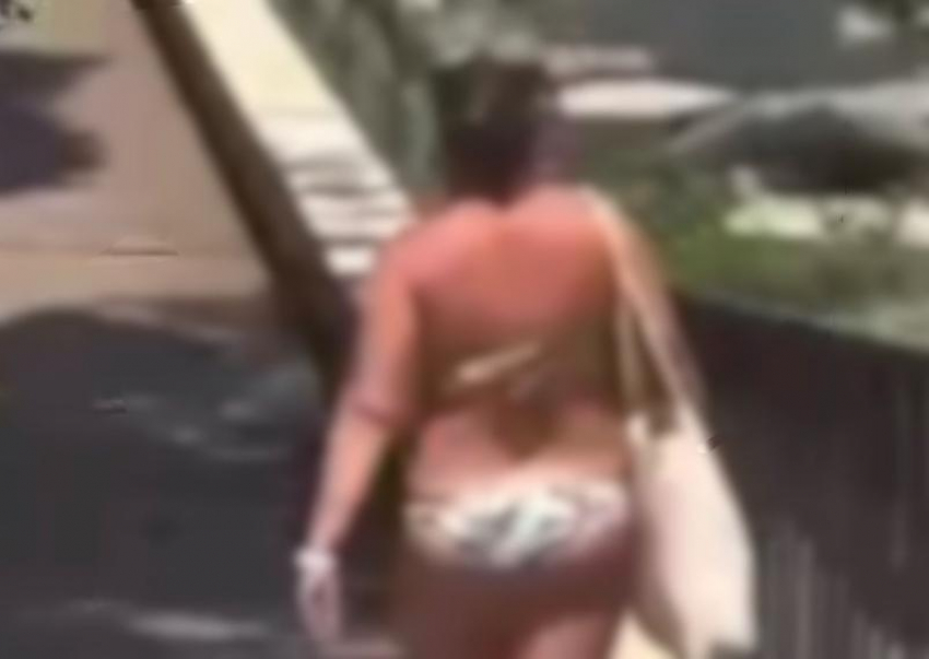 Полуголая туристка, гуляющая по Сочи, разозлила местных жителей
