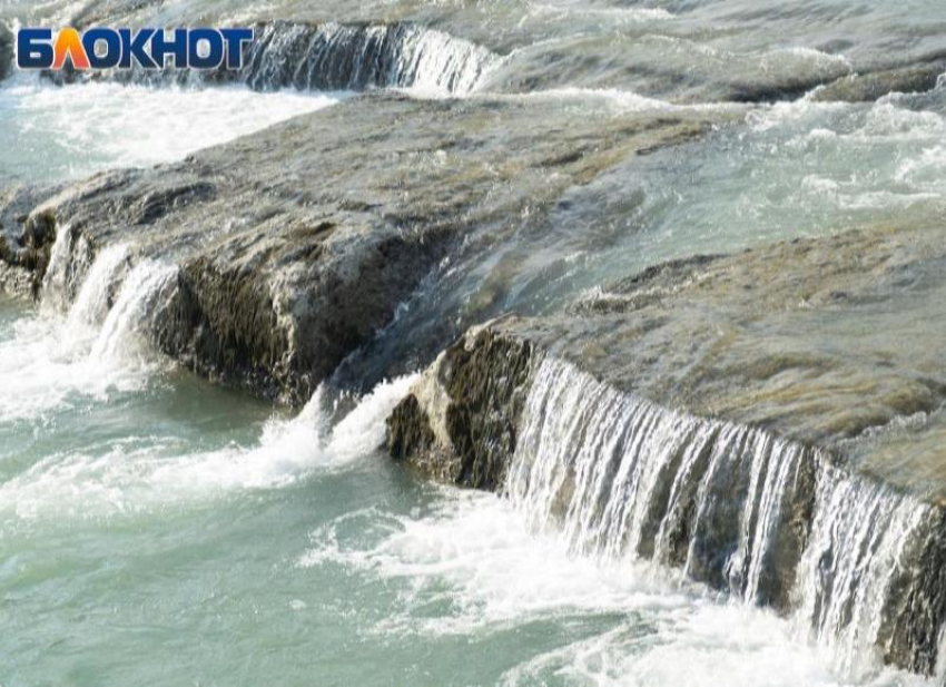 Росприроднадзор выявил сброс канализации в сочинскую реку, впадающую в Черное море