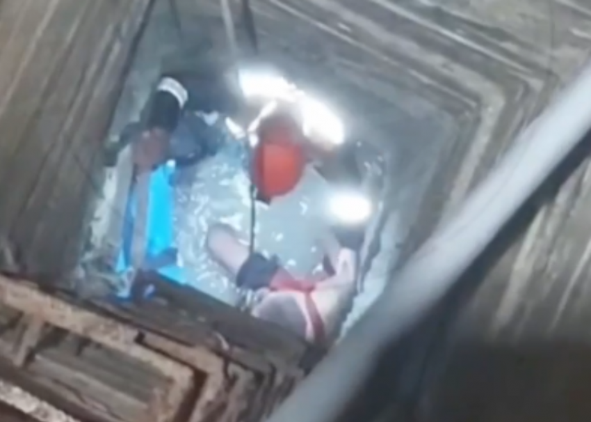 В Сочи хозяин прыгнул в колодец за своей собакой