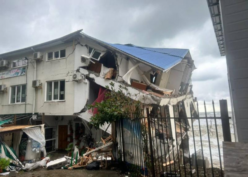 Прокуратура начала проверку после разрушения трехэтажного дома в Сочи
