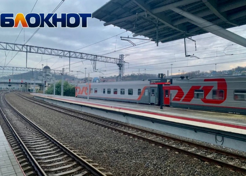 Пассажирская «Газель» попала под сочинский поезд на ЖД переезде