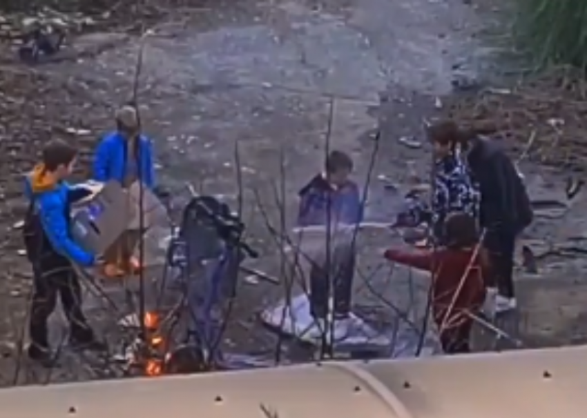 В Сочи дети пытались сжечь каршеринговый самокат