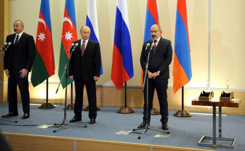 Россия надеется на подписание мирного договора между Баку и Ереваном после встречи в Сочи