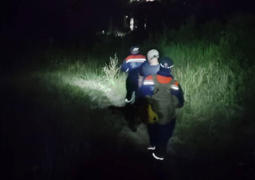 Молодой человек заблудился в лесу Сочи, решив сократить путь из села