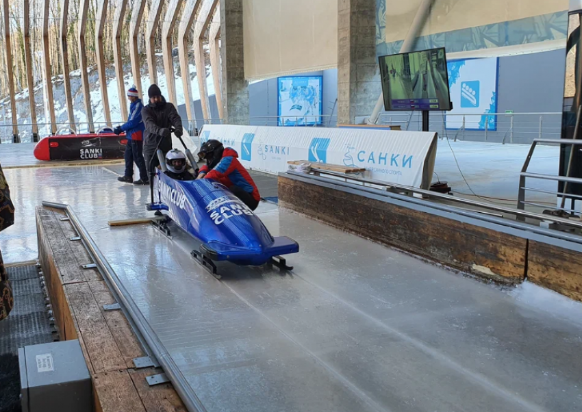 15 тысяч за минуту: тарифы единственной в России бобслейной трассы, расположенной в горах Сочи, кусаются