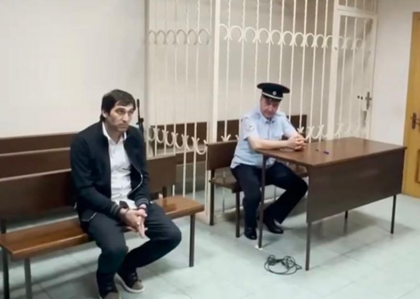 Блогера, нагло пристававшего к девушке в Сочи, арестовали