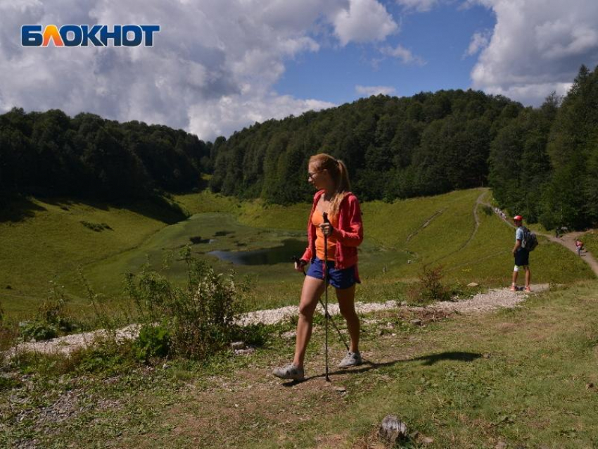 Туристов все чаще привлекает летний отдых в горах Сочи