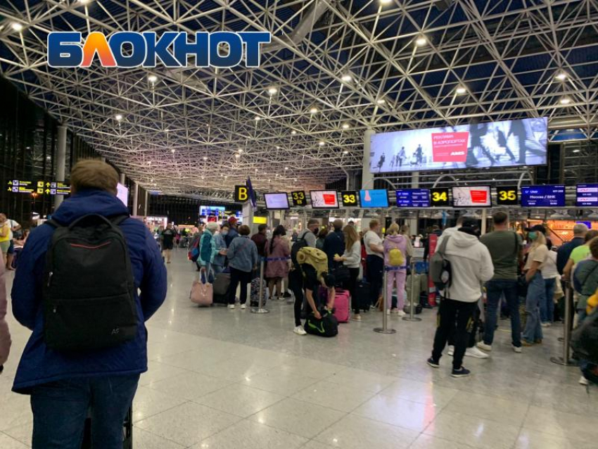 В сочинском аэропорту пассажиры устроили скандал из-за отсутствия багажа