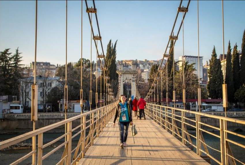 Сочинскому «висячему» мосту исполнилось 67 лет