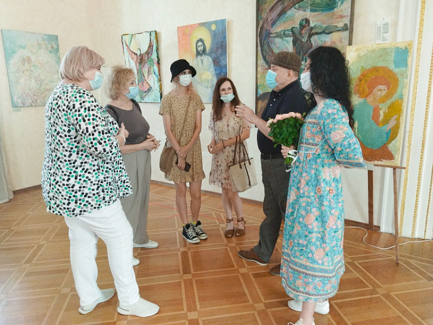 В Сочи открылась выставка сакральной живописи 