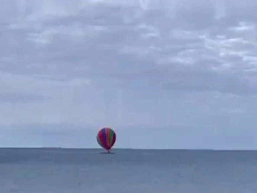 Пилот упавшего в Черном море воздушного шара понесет наказание