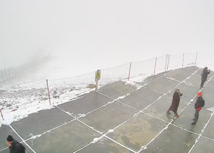 Со снегопада начался зимний сезон в горах Сочи