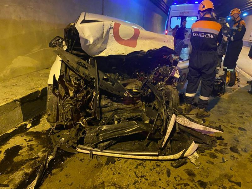 Таксист погиб в ДТП в тоннеле Сочи по вине жителя Ставропольского края