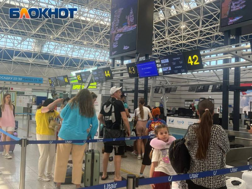 Более 12 часов не могли улететь пассажиры рейса «Сочи-Стамбул»