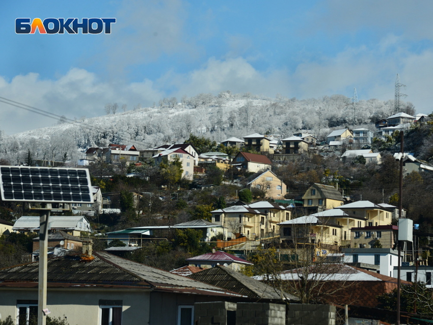  К семи школам Сочи отменили подвоз детей