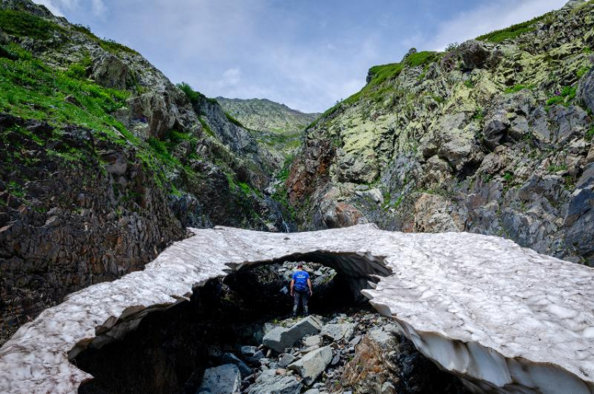 Безуспешно: 9 дней ищут туриста, который пропал в горах Сочи 