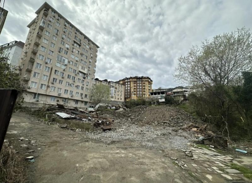 Власти Сочи снесли самострой за счет денег из городского бюджета