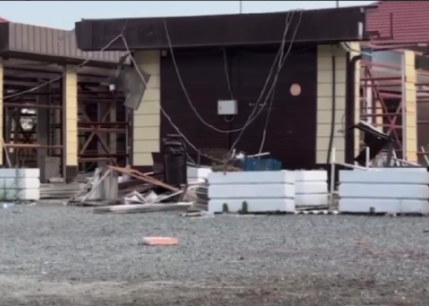 В Сириусе сносят рынок, где продавали смертельную чачу