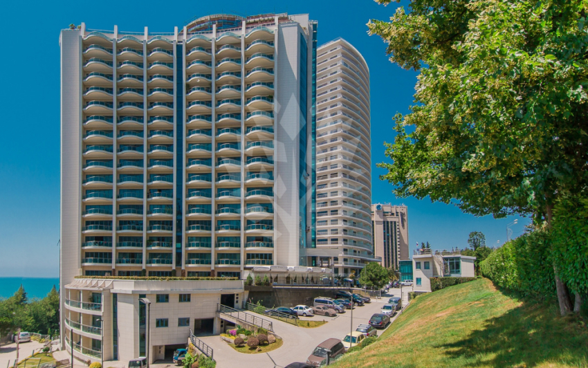 В Сочи выставлены на продажу квартиры площадью 2 тысячи квадратных метров и по цене 850 миллионов рублей.