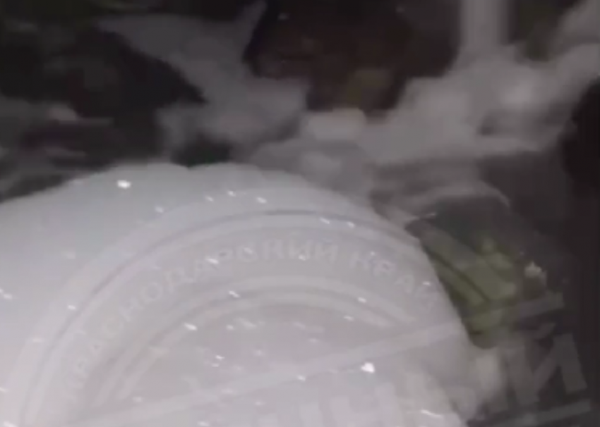 Мыльная пена покрыла реку Бешенка в Сочи