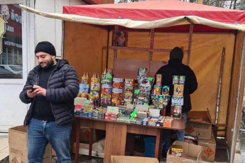 В Сочи пресекли незаконную продажу пиротехники 