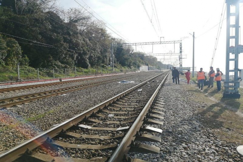 14-летняя девочка погибла под колёсами поезда в Сочи