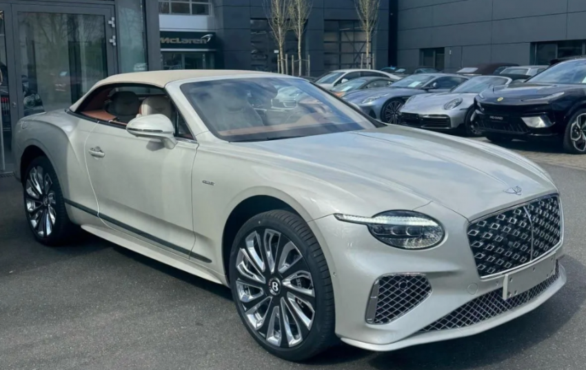 В Сочи и Сириусе продают два автомобиля, стоимостью выше 60 миллионов рублей