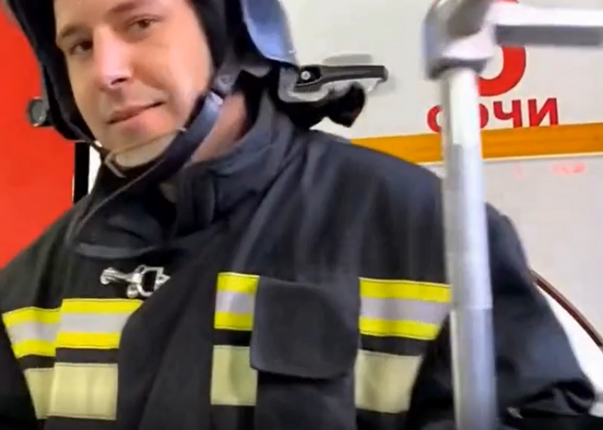 В ритме пожарного братства: сочинский спасатель принял участие во всероссийском флешмобе