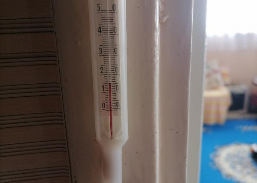«В квартире +15, мерзнем»: мэра Сочи одолели жалобами из-за преждевременного отключения отопления