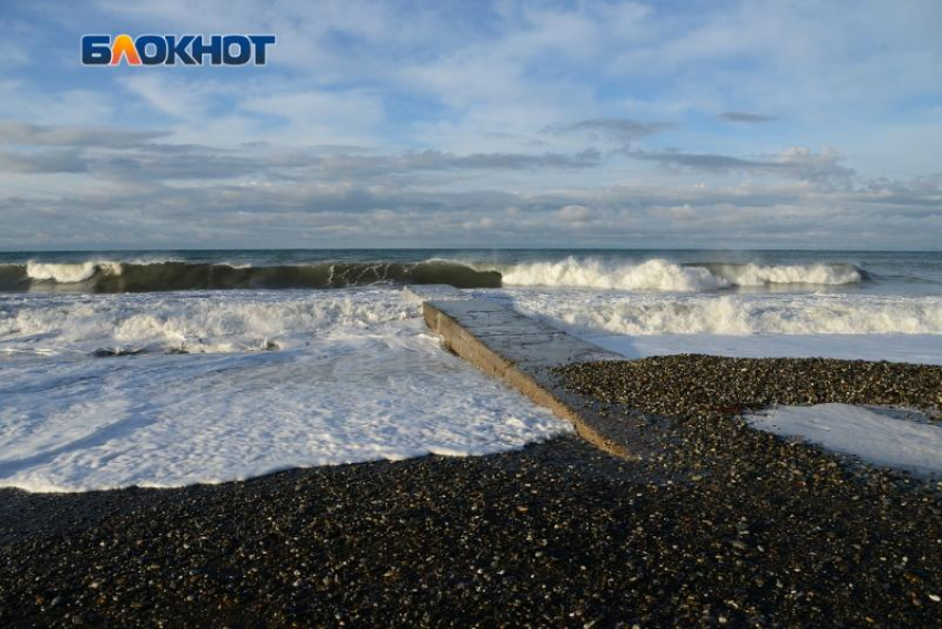 Несмотря на резкое похолодание, морская вода в Сочи остается теплой