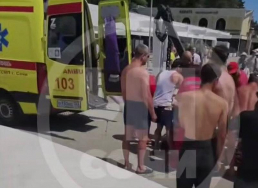 Турист ожил через полтора часа после остановки сердца на пляже в Сочи