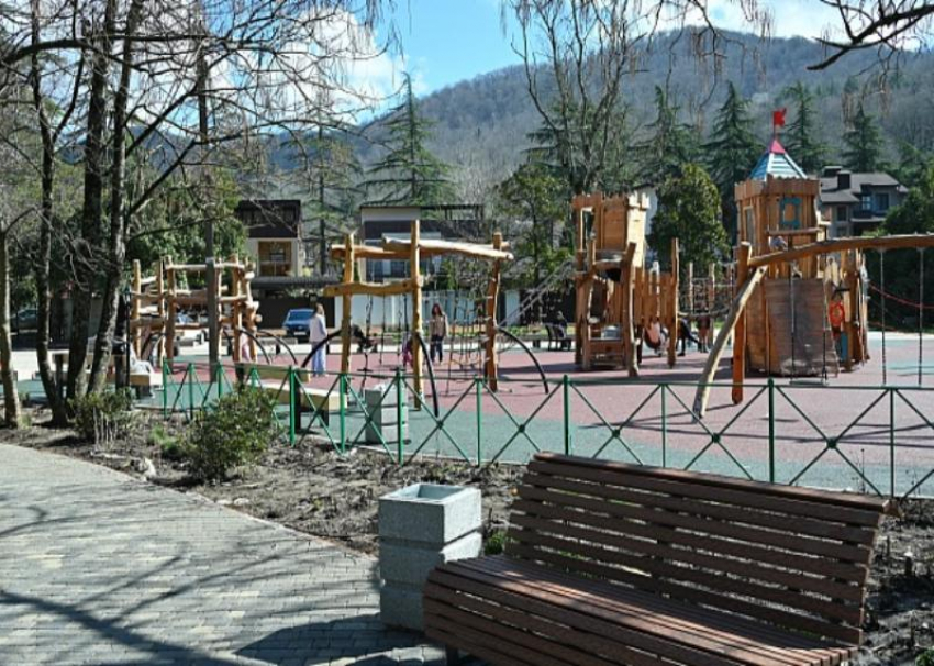 Новый сквер за 52 миллиона открылся в Сочи