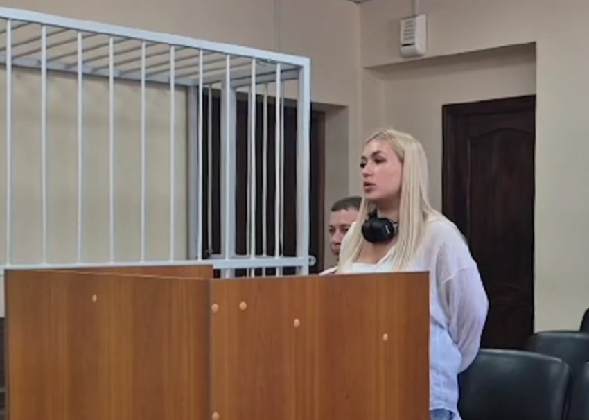 Штраф в 30 тысяч получила девушка, записавшую видео на фоне горящей нефтебазы в Сочи