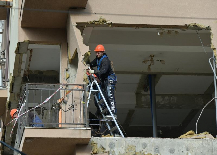 11 квартир не пригодны для проживания в доме, где в Сочи взорвался газ