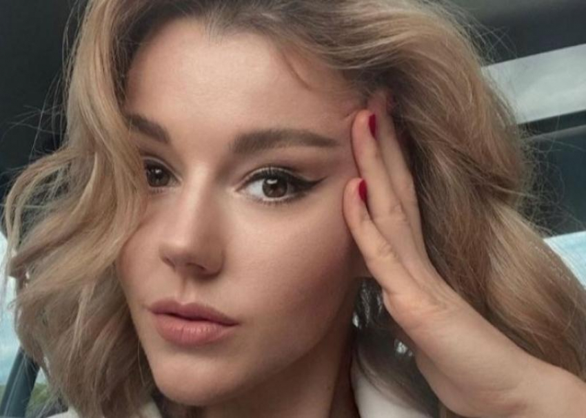 Землетрясения и атака дронов: певица Юлианна Караулова пожаловалась на провальный отдых в Сочи