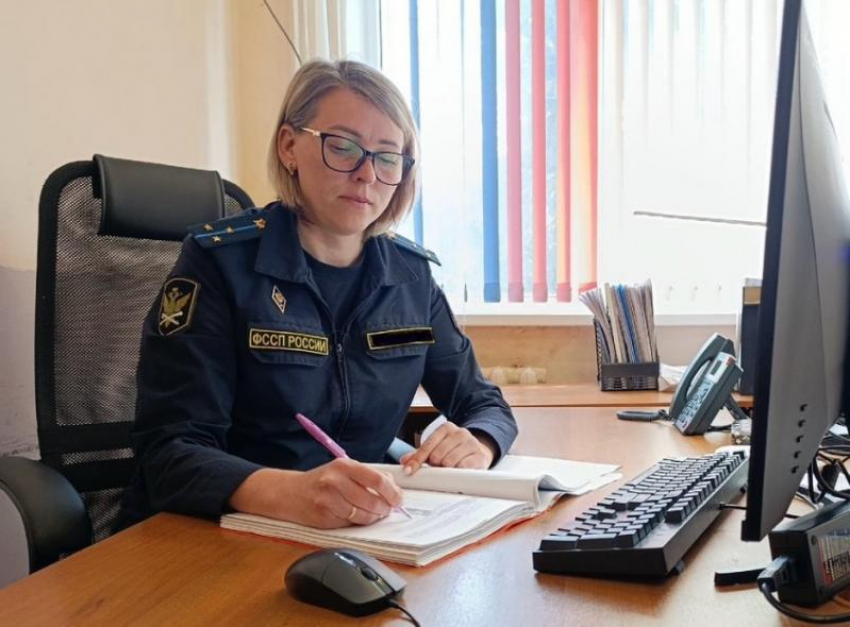 Дачнику, который поставил на участке забор, перекрыв соседке проход, запретили покидать Россию