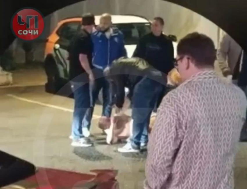 Голый наркоман напал на женщину в центре Сочи