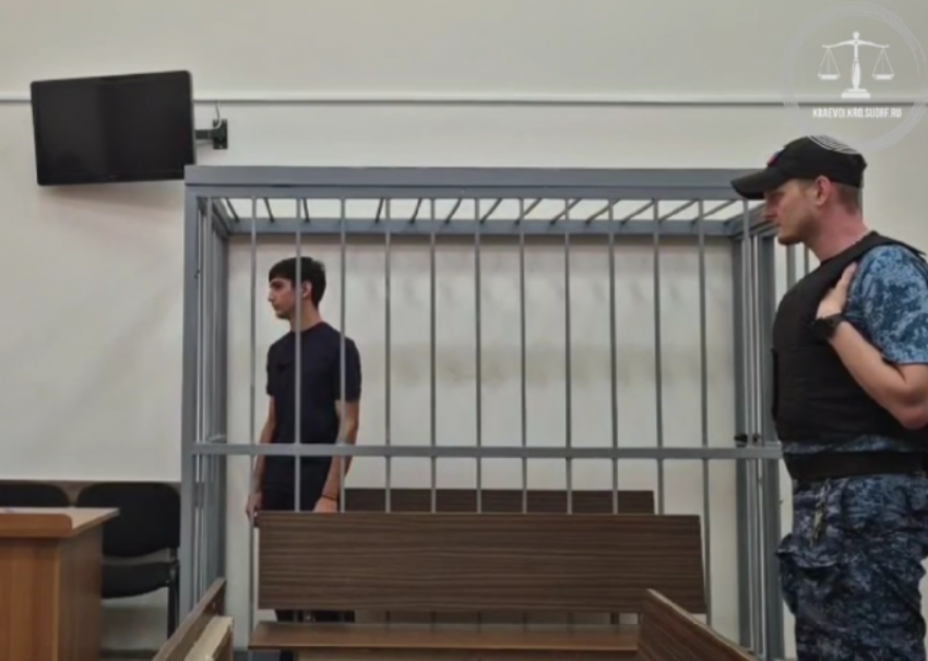 Под стражу отправили 21-летнего водителя внедорожника, перевернувшегося в Сочи