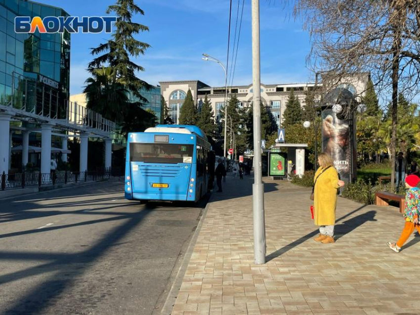 Из-за сошедшего оползня изменится движение автобусов от вокзала Сочи