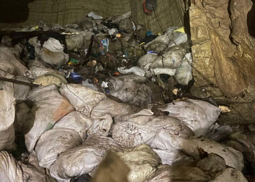 20 КАМАЗов мусора обнаружили в Ахтырской пещере Сочи