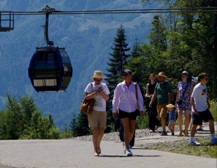 20 тысяч туристов прокатились на канатке в Сочи по акции за 100 рублей