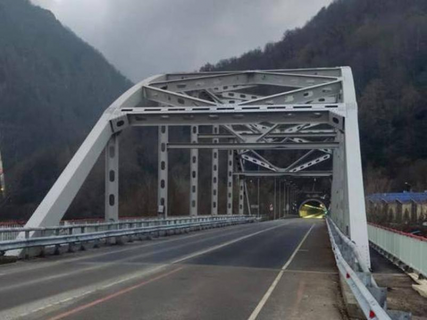 В Сочи завершили ремонт моста через реку Кепша 